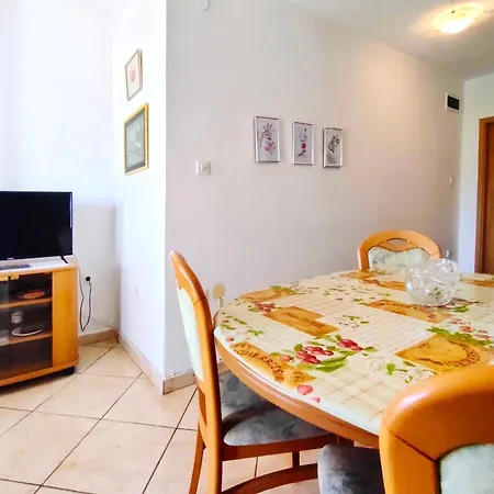 Apartament Furjan
