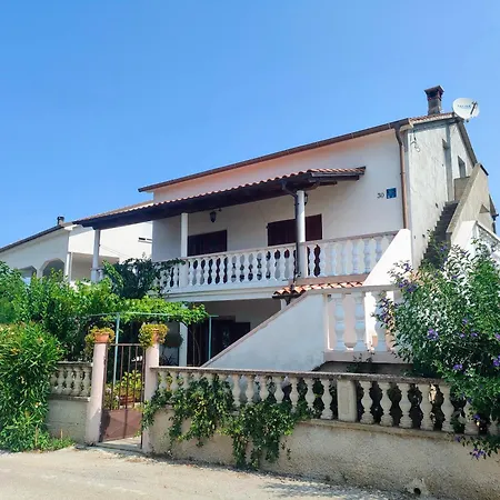 Apartament Furjan *